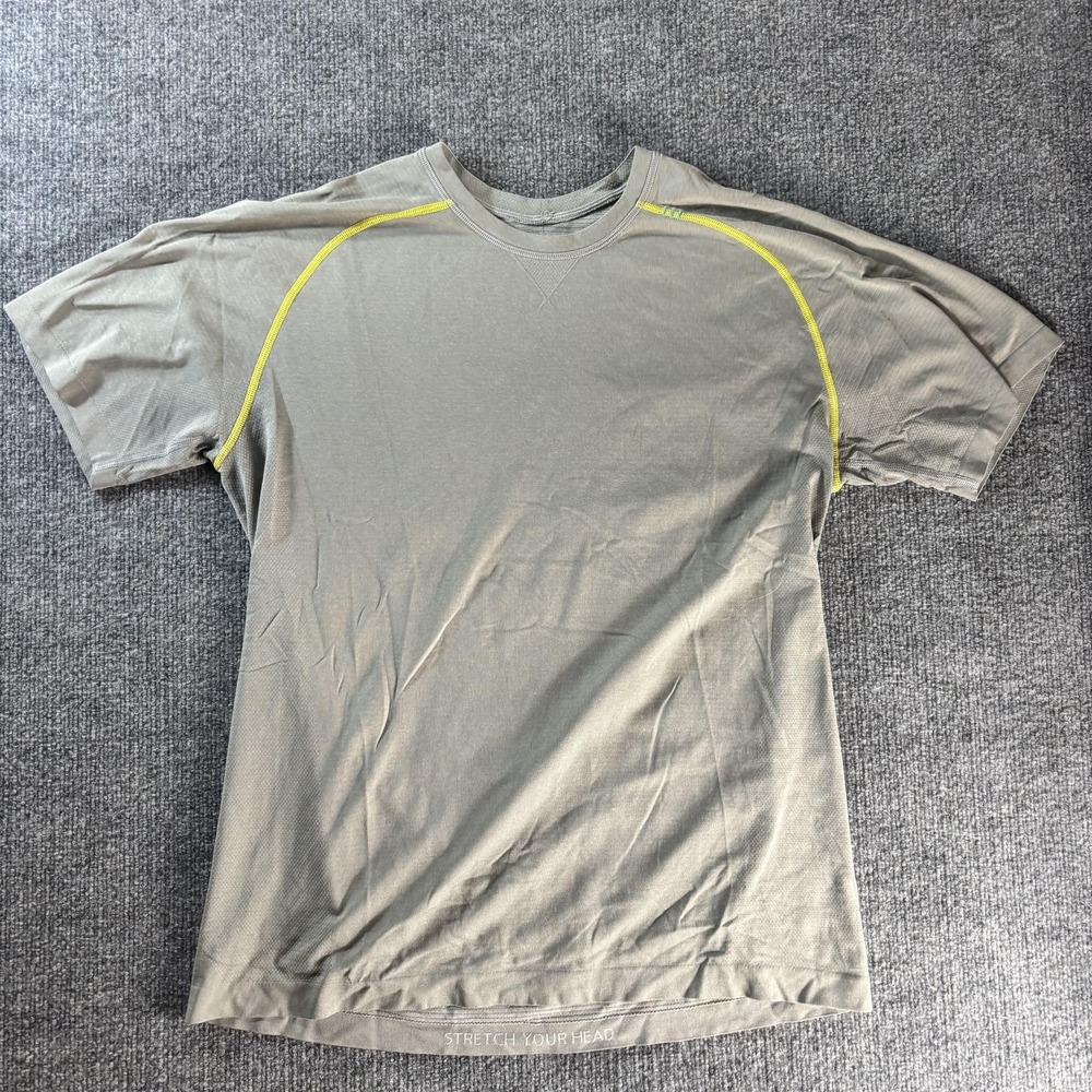 Lululemon Shirt Mens Medium Gray Athletic Short Sleeve Stretch Your Head Running